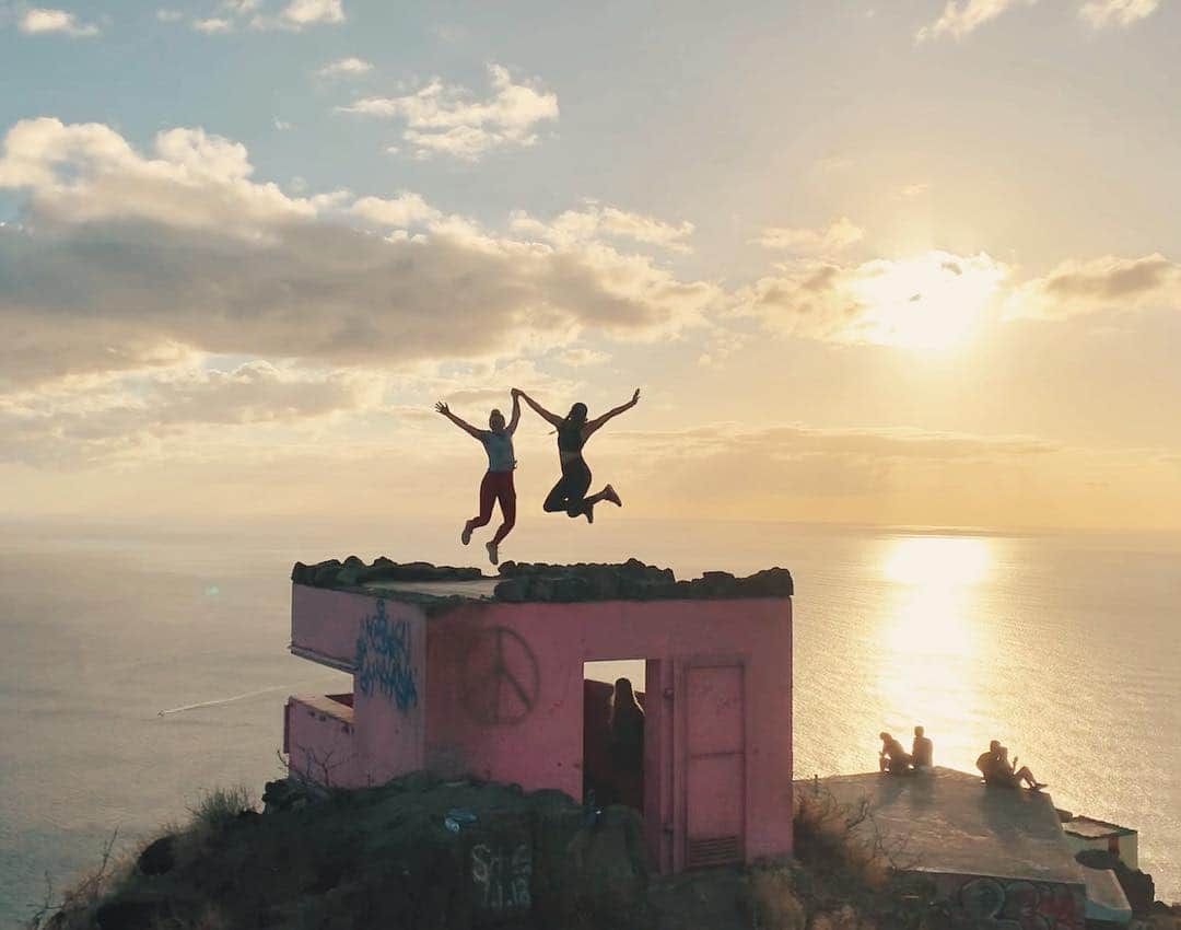 アリソン・リーのインスタグラム：「@lindseyweaver_ work on that vertical」