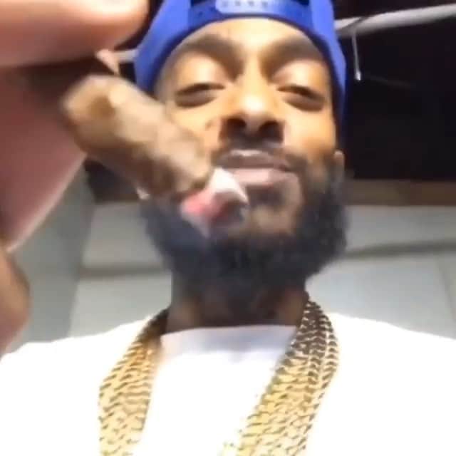 ゲームのインスタグラム：「#TheMarathonContinues 🏁 Happy 420 to everybody...... take this energy & let it flow through you.... enjoy, stay safe & wherever you are in the world... light one up for my nigga #OneNipPostADayTiliFadeAway [video from 4-20-18] #LongLiveKingNip...... What a life to take from us.... I love you bro 🙏🏾」