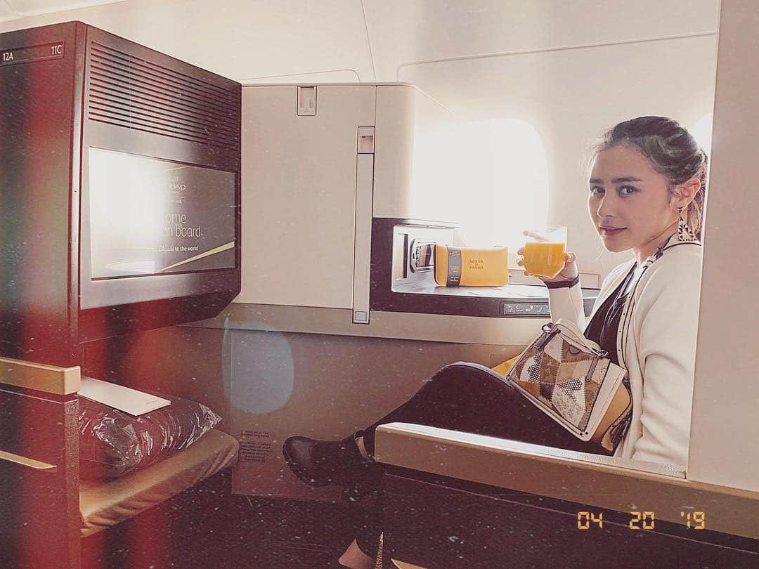 Prilly Latuconsinaさんのインスタグラム写真 - (Prilly LatuconsinaInstagram)「Touch down London 🛬」4月20日 20時23分 - prillylatuconsina96