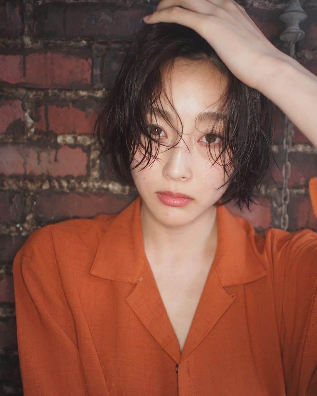泉見祐希のインスタグラム：「✂︎ これからしばらく髪が長くなくても良さそうなのでここぞとばかりにもうちょっとだけ、👅 .  #kumaxyuuki」