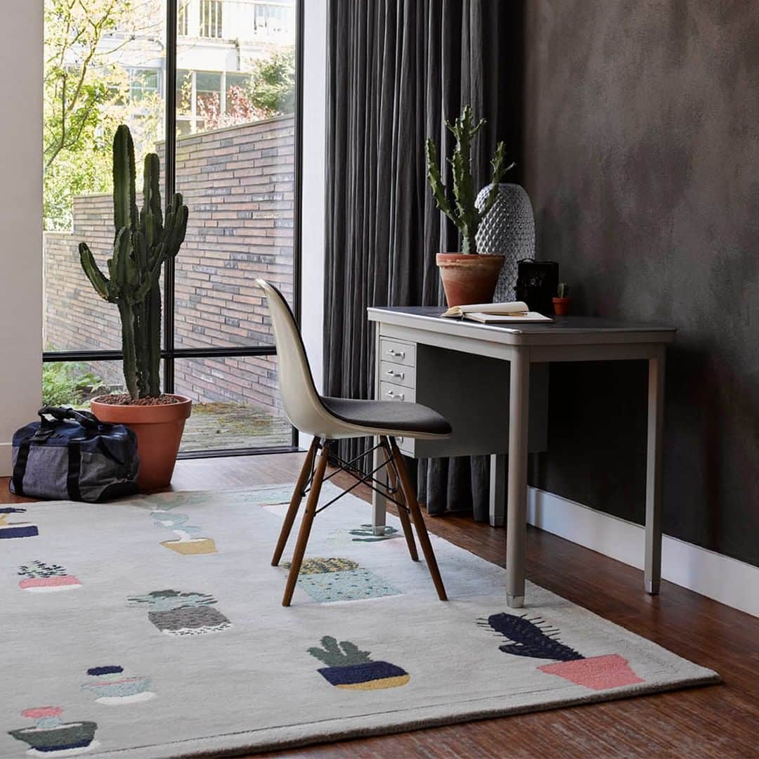 Ted Bakerさんのインスタグラム写真 - (Ted BakerInstagram)「Let Ted's cactus-inspired CASSIIE rug prickle your fancy (Cactus grey small rug: CASSIIE)」4月20日 20時30分 - tedbaker