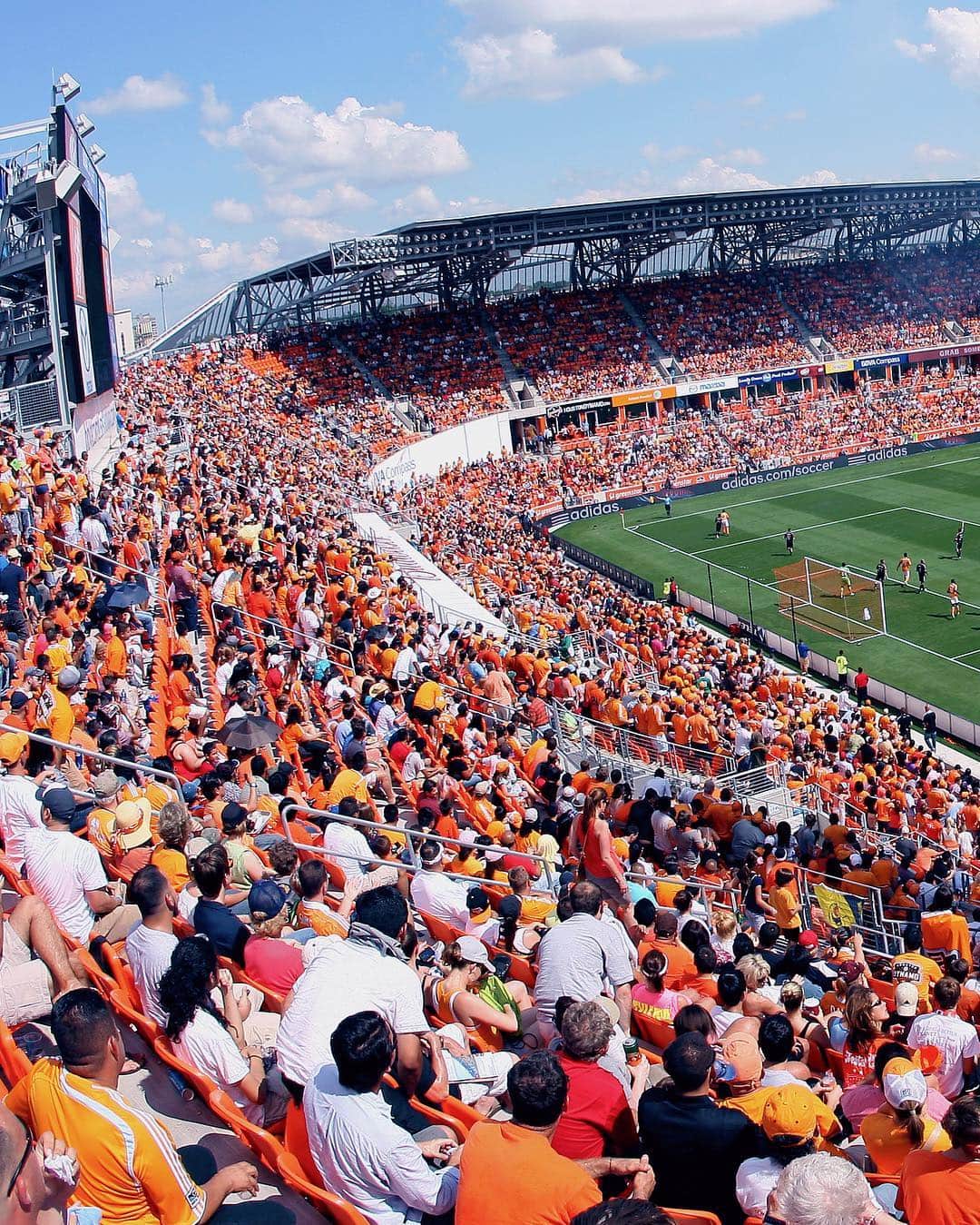 FIFAワールドカップさんのインスタグラム写真 - (FIFAワールドカップInstagram)「Today #StadiumSaturday comes from the home of @nwsl club @houstondash and @mls side @houstondynamo 🏟🇺🇸」4月20日 20時36分 - fifaworldcup