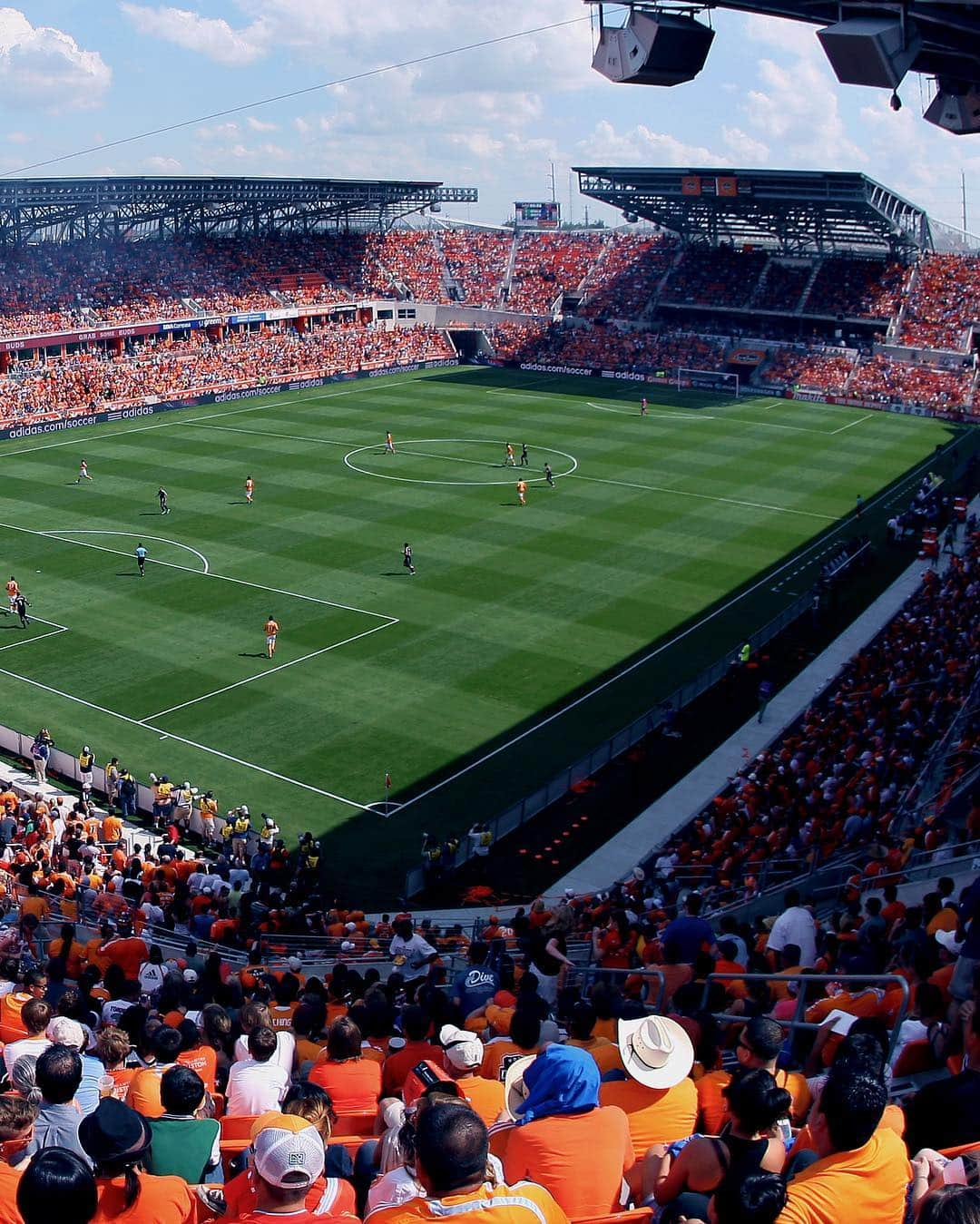 FIFAワールドカップさんのインスタグラム写真 - (FIFAワールドカップInstagram)「Today #StadiumSaturday comes from the home of @nwsl club @houstondash and @mls side @houstondynamo 🏟🇺🇸」4月20日 20時36分 - fifaworldcup