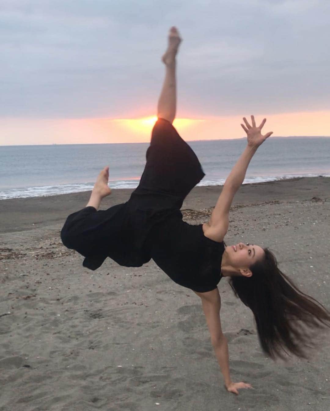池田美佳さんのインスタグラム写真 - (池田美佳Instagram)「2019/04/20 撮影中 金谷（千葉県）  #photo #dancer #model  #photography #dancersphoto  #photooftheday #海 #f4f #ダンサー」4月20日 20時37分 - mikaring72