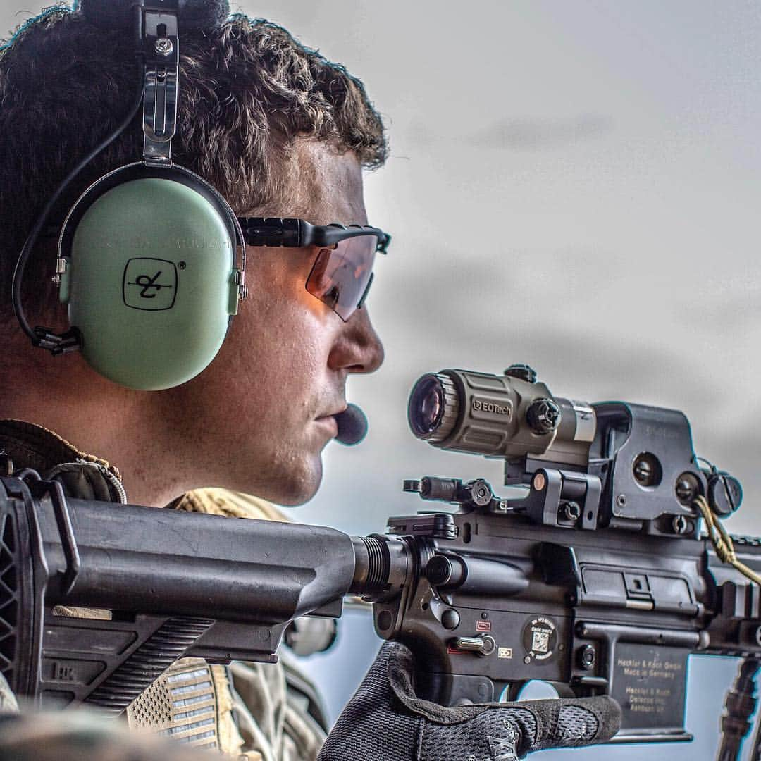 アメリカ海兵隊さんのインスタグラム写真 - (アメリカ海兵隊Instagram)「Support from Above  Sgt. Sam Klein, a reconnaissance scout sniper with the Maritime Raid Force, @pride_of_the_pacific, gets ready to provide aerial sniper support during a visit, board, search and seizure training operation. (U.S. Marine Corps Photo by Cpl. Matthew Teutsch)  #USMC #Marine #MarineLife #MarineCorps #AtSea #Deploy #Deployment #PrideOfThePacific #Recon #Sniper #Training #Military #MEULife #MilitaryLife #Rah #Yut #SemperFi」4月20日 20時47分 - marines