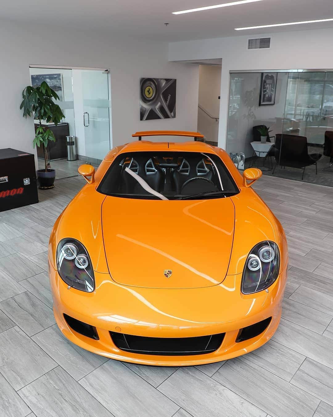 CarsWithoutLimitsさんのインスタグラム写真 - (CarsWithoutLimitsInstagram)「1 of 1 PTS Arancio Borealis Porsche Carrera GT  photo @nathanlovesbacon #CarsWithoutLimits #Toronto #carreragt」4月20日 20時59分 - carswithoutlimits