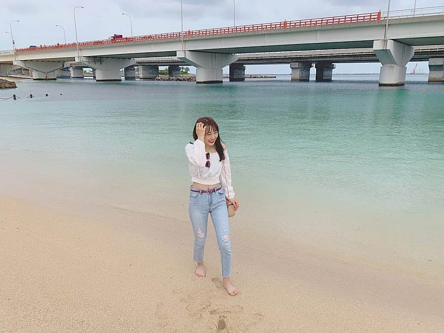 山本彩加さんのインスタグラム写真 - (山本彩加Instagram)「OKINAWA🌺🌴🏖﻿ ﻿ ﻿ ﻿ ﻿ ﻿ もう夏をたくさん感じて﻿ 満喫❤︎﻿ ﻿ ﻿ 素敵な街だなぁ。💭💗﻿ ﻿ ﻿ #海 #ビーチ #サングラス #夏コーデ #海コーデ #やんコーデ」4月20日 20時52分 - ayaka48_yanyan