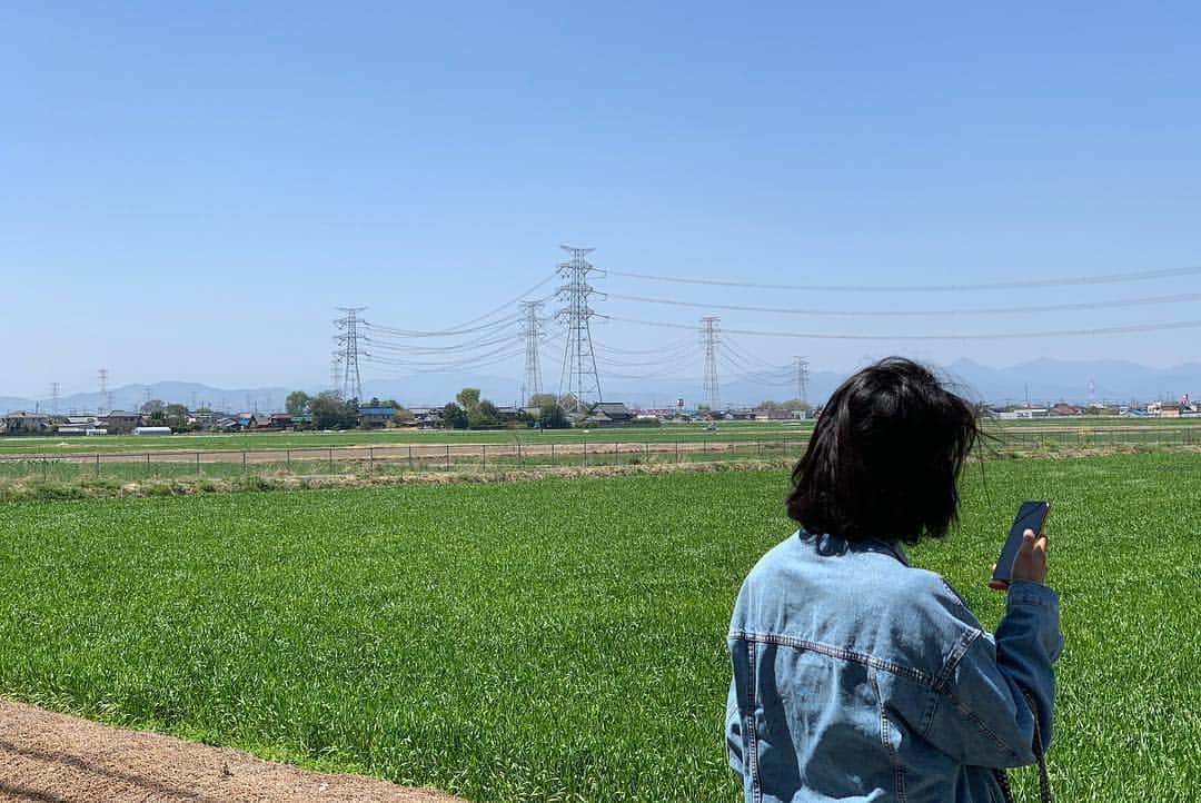 宮澤佐江さんのインスタグラム写真 - (宮澤佐江Instagram)「最高なお天気で気持ち良くて、 田んぼ眺めながらおにぎり食べた🍙 ． #群馬 #世良田 #満徳寺 #縁切寺でさよならとよろしくしてきた☺︎」4月20日 20時52分 - sae_3830