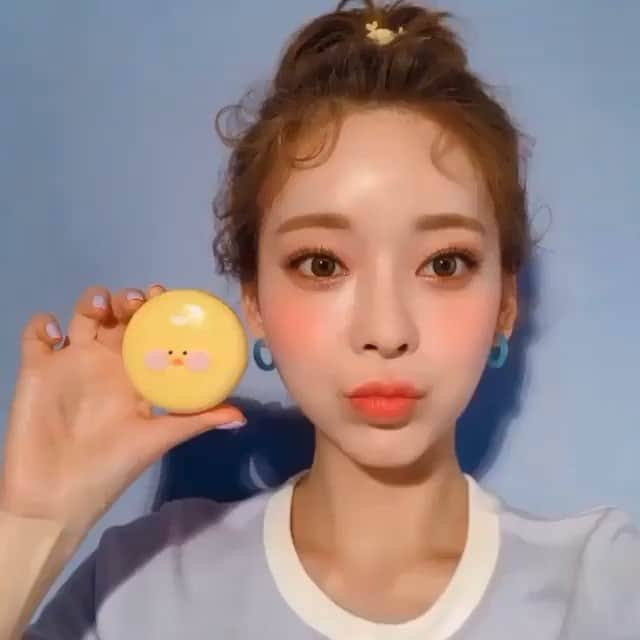 Chuuのインスタグラム：「빵빵츄 블러셔 #발그레해졌덕💛」