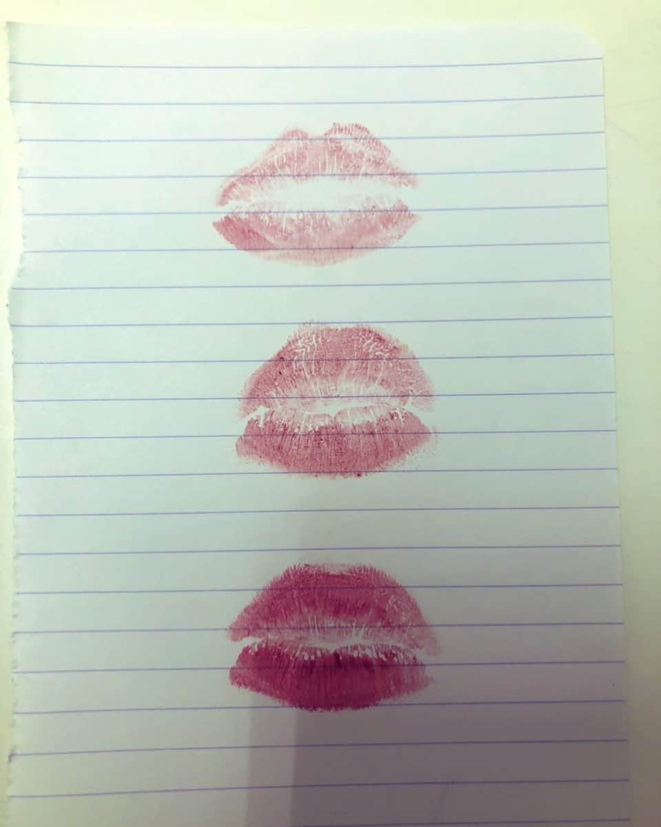 薄井しお里さんのインスタグラム写真 - (薄井しお里Instagram)「kiss me💋 ・ #💋 #kiss #sexy #love  写真集イベント、ありがとうございました💓♥️💓♥️」4月20日 21時00分 - shiori.uuu