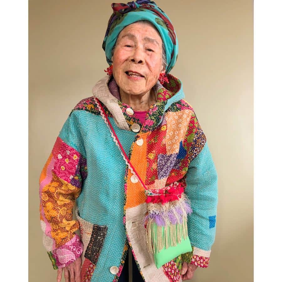 森千波さんのインスタグラム写真 - (森千波Instagram)「#1000weave . . . . #ecompa#tgcemk#weaving#yarn#knit#cotton#new#bag#grandma#96yearsold#happy#handmade#model#fashion#smile#ootd#bag#おばあちゃん#祖母#96歳#ハンドメイド#コーデ#織物#サコッシュ#ポシェット」4月20日 21時23分 - 1000wave