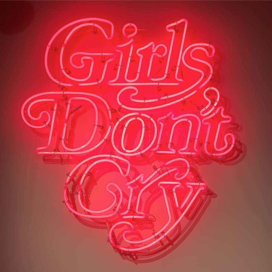 emmaさんのインスタグラム写真 - (emmaInstagram)「Girls Don't Cry ❤️ @verdy」4月20日 21時30分 - okss2121