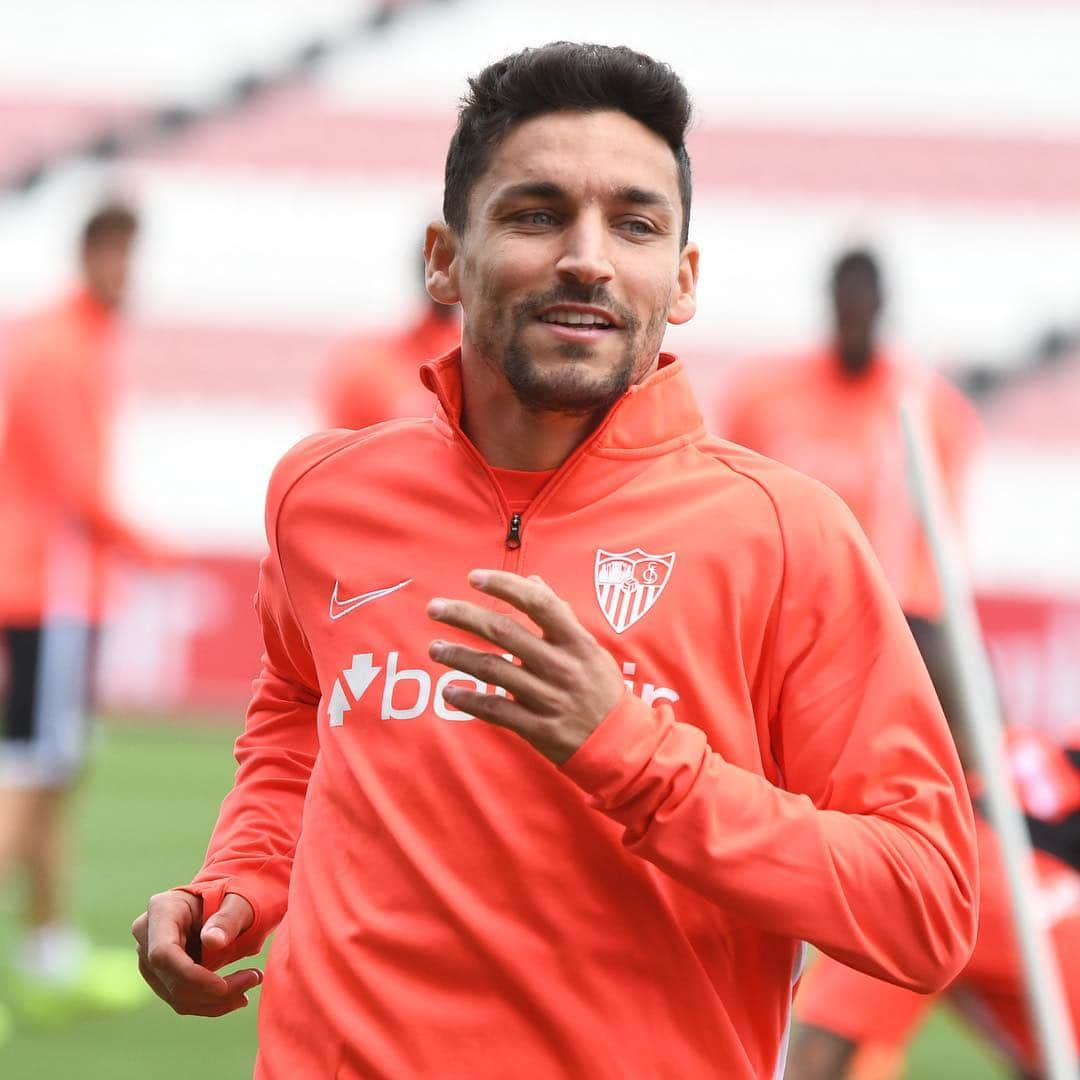 セビージャFCさんのインスタグラム写真 - (セビージャFCInstagram)「¡Todo preparado! 🔜 #GetafeSevillaFC 💪🏻 #vamosmiSevilla #WeareSevilla #LuchaPorLoQueAmas #training #felizsabado ❤️」4月20日 21時43分 - sevillafc