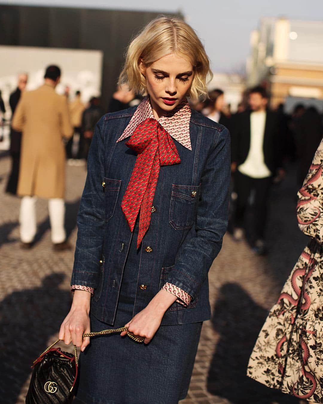 スコット・シューマンのインスタグラム：「Denim suit from the House of @gucci , Milan (of course)」