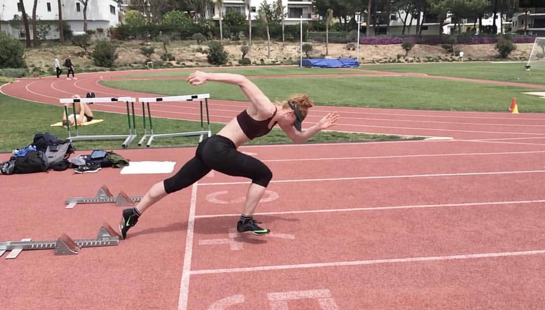 マチルドU・クラマーのインスタグラム：「First time back in the blocks 💥 . . . #trainingcamp #lastday #blockstarts #sprinter #athlete #runner #trackgirl #season2019」