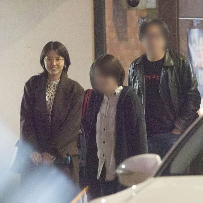 女性自身 光文社 さんのインスタグラム写真 女性自身 光文社 Instagram 長澤まさみ 交際報道リリー フランキーの店へ極秘訪問の夜 店から出てきた長澤は ホロ酔い なのか ほんのり頬を染め 女性スタッフと熱いハグを交わすと 迎えの車に乗り込んだ もう