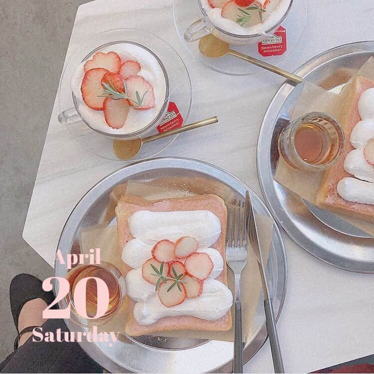 「SNOW」顔認識カメラアプリのグルメインスタ