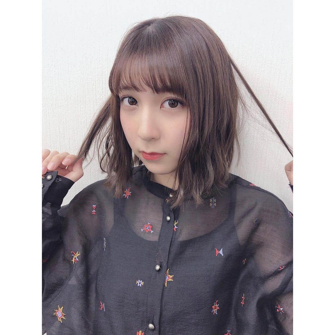 松岡菜摘のインスタグラム：「. . 今日の髪のニュアンス好き☺︎ イメージ伝えたら こんなに可愛くしてくれる メイクさんてすごいなぁ。。 . #make #hair」
