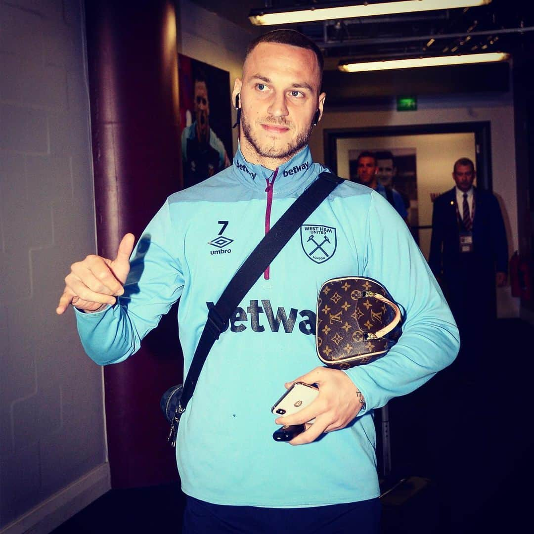 ウェストハム・ユナイテッドFCさんのインスタグラム写真 - (ウェストハム・ユナイテッドFCInstagram)「Arnautovic is back! 🤙 Head to our story for the full line-up! ⚒」4月20日 22時21分 - westham