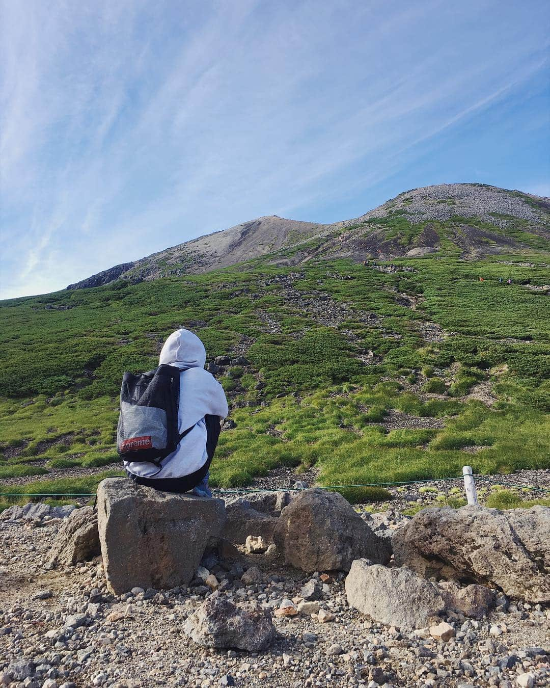 松本瞳さんのインスタグラム写真 - (松本瞳Instagram)「. 今年の夏も山登りたいです。 ⛰ . #乗鞍岳 #ご来光バス」4月20日 22時29分 - hitomi.mats