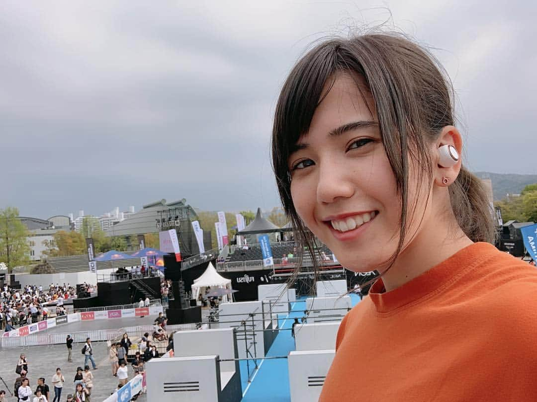 泉ひかり（パルクール）さんのインスタグラム写真 - (泉ひかり（パルクール）Instagram)「FISE HIROSHIMA 2019スポンサーのmaxellさんに最新のワイヤレスホンを頂きました☺️ サイズがXSまであり、小さい私の耳にもぴったりだったので大会練習中も音楽を聴き、気持ちを落ち着かせて試合に集中することができました♪  明日の大会は落ち着いて自分のランができるように頑張りたいと思います！  #maxell #イヤホン #Bluetooth #FISEHIROSHIMA2019 #広島#hiroshima #parkour #パルクール」4月20日 22時32分 - hhhhi02