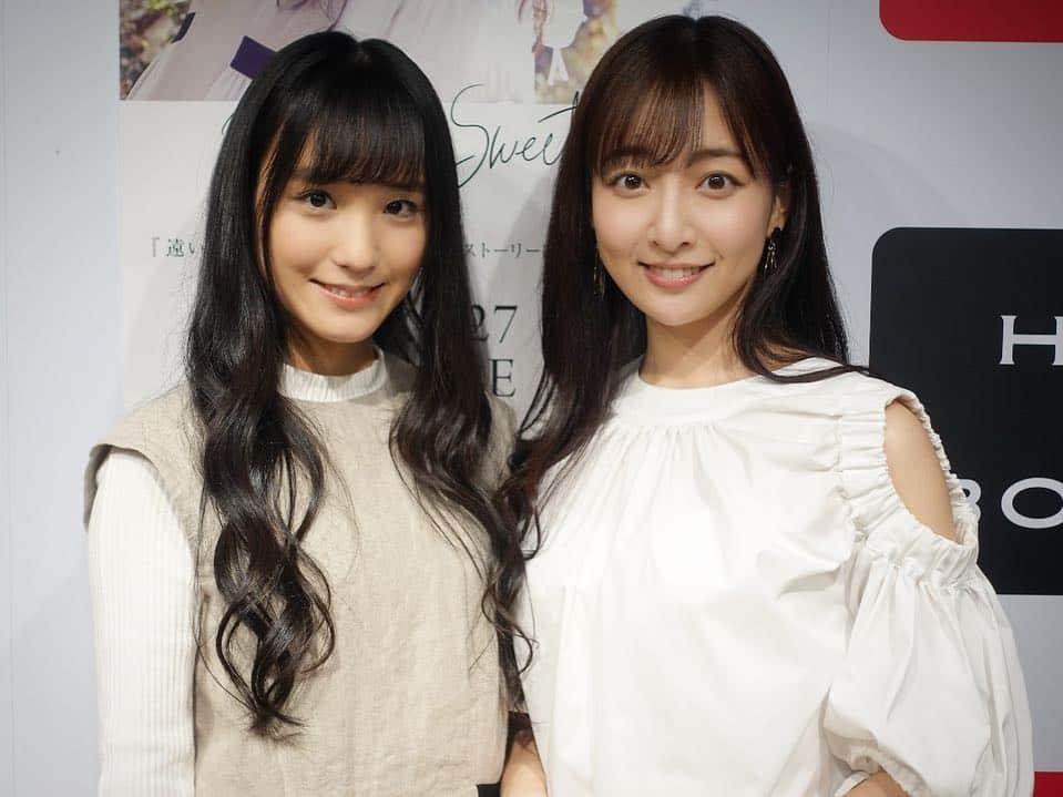長谷川萌美さんのインスタグラム写真 - (長谷川萌美Instagram)「. . ⭐︎関西リリース記念イベントライブ⭐︎ . 写真は、昨日と今日の 「HMV&BOOKS SHINSAIBASHI」さん 「あべのHoop」さんにて♪ . そして明日は！ 今回の関西滞在5日間のラストの日❗️どうぞお聴き逃しなく！ . . . 「あまがさきキューズモール2F緑遊広場」3回ライブ①12:30〜②14:00〜③15:30〜 . 「HMV三宮 VIVRE」2回ライブ①18:00〜②19:30〜 . . ぜひ私達の今の生歌を聴きにぜひお越し下さい！ お待ちしております！👭🎵 . .  #ビタスイ #リリース #新曲 #遠いところへ行くのでしょう #ラブストーリーは始まらない #遠ラブ #ライブ #live #japan #osaka #kobe #release #newsong #bittersweet」4月20日 22時36分 - moemi_hasegawa