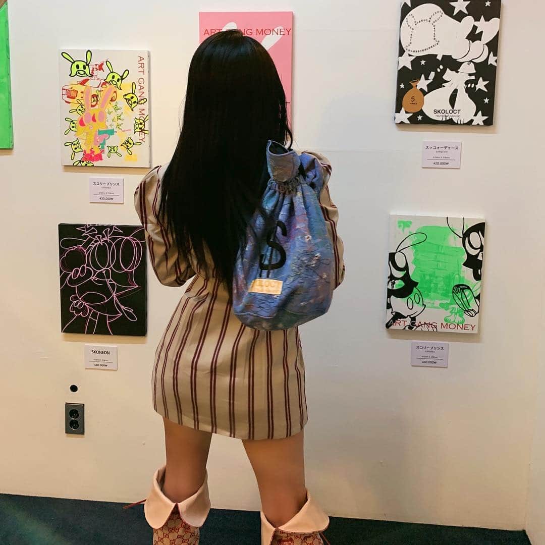 のインスタグラム：「💰🔫 #韓国に住んでる説😂 #最近仕事で来ること多いけど日本に住んでます」
