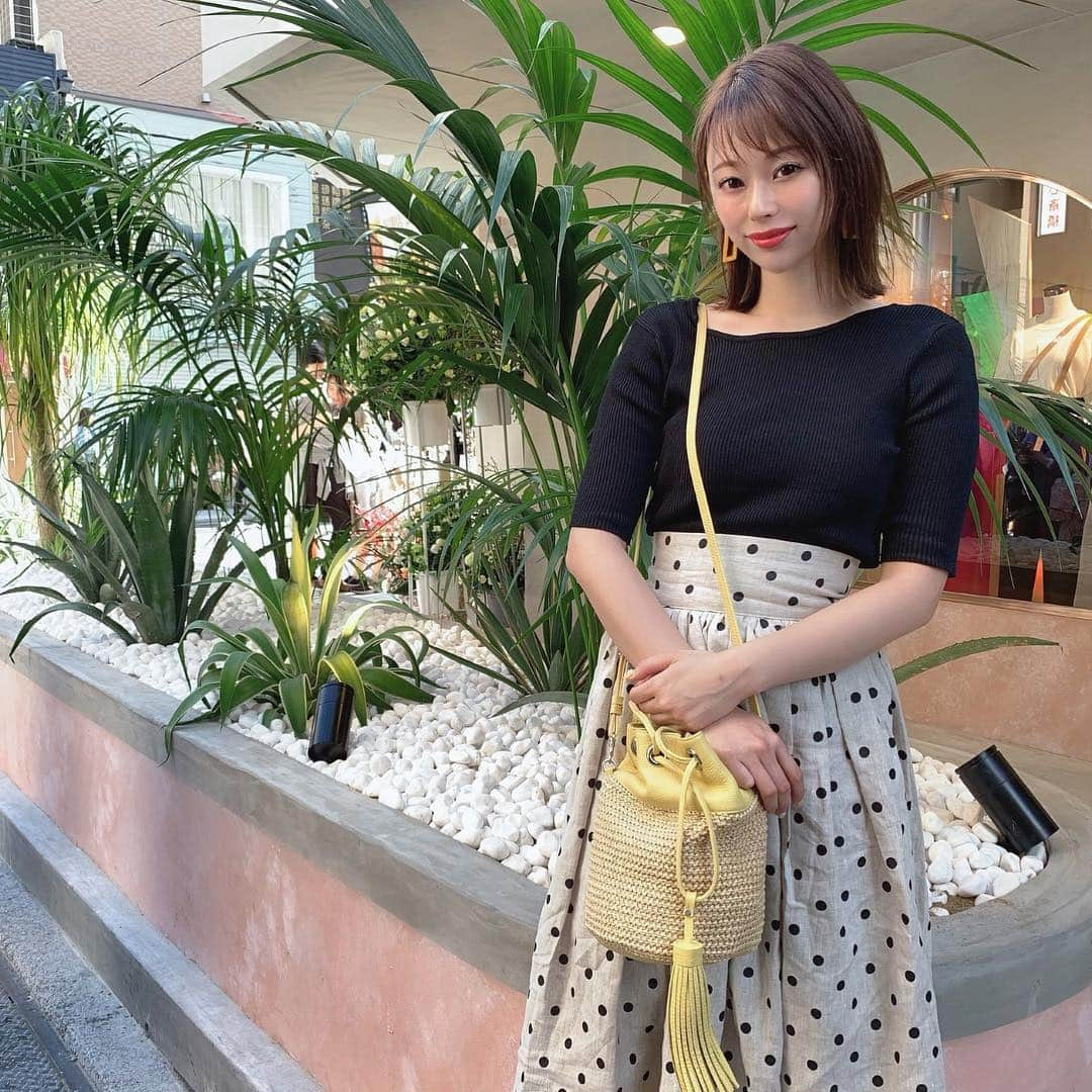 karen okajimaさんのインスタグラム写真 - (karen okajimaInstagram)「ㅤㅤㅤ ㅤㅤㅤ 今日のootd💛💛 2日連続ドットやった（笑） bagはこないだGETした29anni☺️✨ ㅤㅤㅤ トップスはdholic💫 背中がリボンで可愛いねんけど 撮り忘れてもうた🤣🤣 スカートもブランド忘れた🤣←適当w ㅤㅤㅤ #29_anni #dholic #岡島かれん #春バッグ #春bag #ootd #ドットコーデ #ドットスカート」4月20日 22時40分 - karenokajima0318