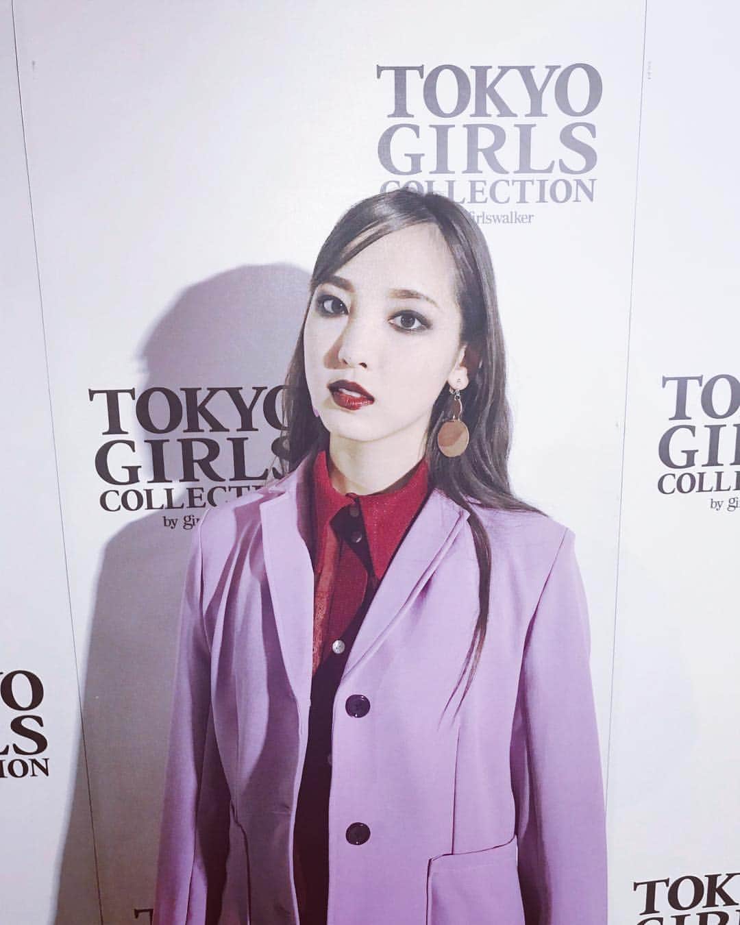 飯窪春菜のインスタグラム：「そしてWEGOさんだけでなく maison de chatnoirさんのお洋服も 着させて頂きました☺️ 熊本発のブランドです🐻  メイクもバチバチ〜😎💥 #tgc熊本  #maisondechatnoir」