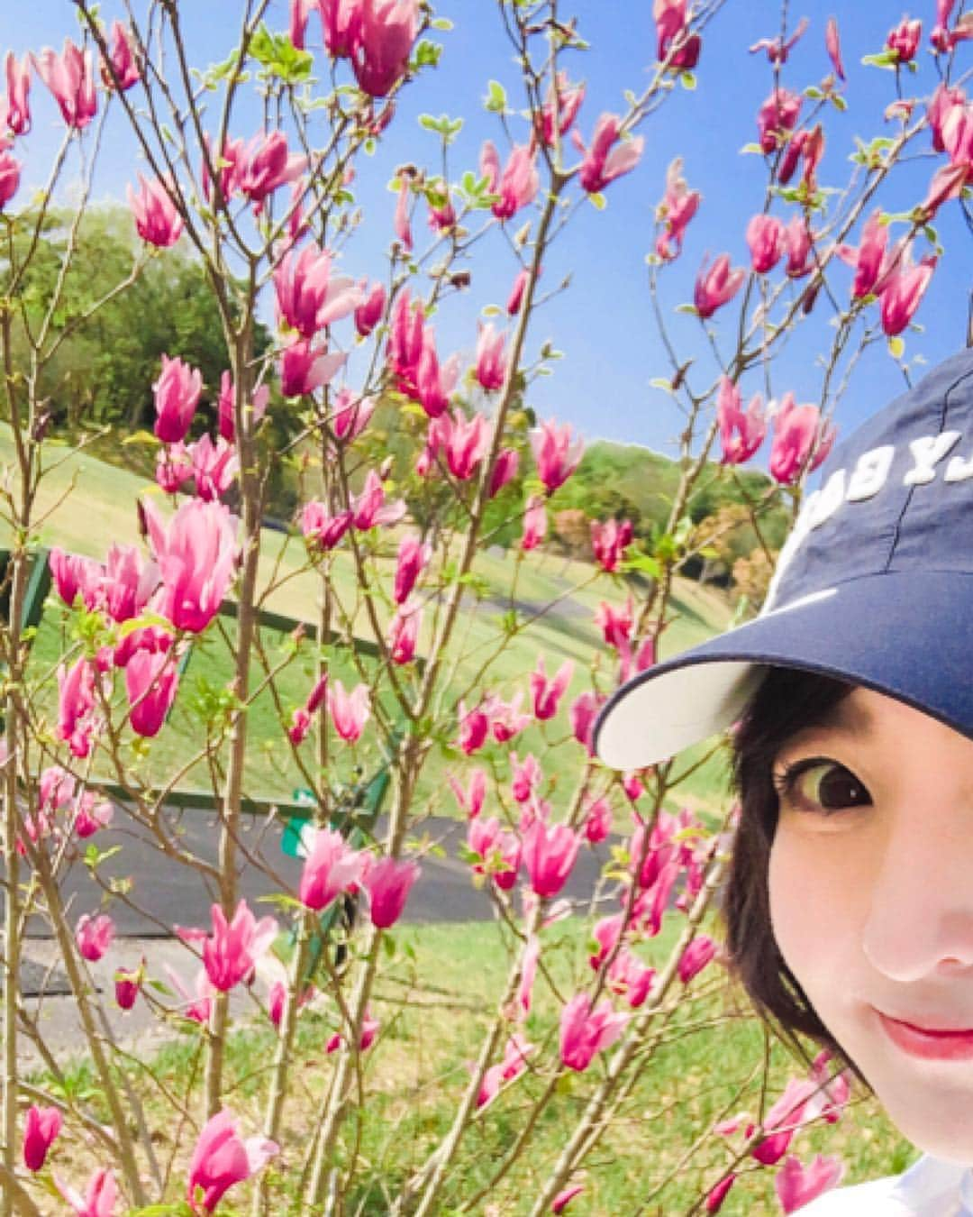 土屋香織さんのインスタグラム写真 - (土屋香織Instagram)「𖣔. Best season for playing golf🏌️‍♀️❣️ . 爽やかな気候で気持ちよすぎた♡ 楽しすぎた( › ·̮ ‹ ) . . .  #ゴルフ #golf #ゴルフ初心者 #へなちょこショット #久しぶりのラウンド . .」4月20日 22時52分 - kaorintsuchiya