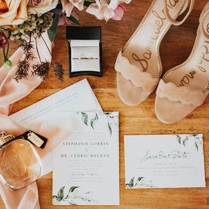 HappyWedding.Lifeさんのインスタグラム写真 - (HappyWedding.LifeInstagram)「ไอเดียการ์ดงานแต่งงาน . . Get more inspiration 🔽 https://happywedding.life/th/wedding-gift-card 🔍 การ์ดงานแต่งงาน . . #wedding #weddingsouvenirs #wesdingsouvenirsideas #souvenirs #ecowedding #weddinginvitation #invitation #invitationdesign #weddinginspirations #weddingideas #การ์ดเชิญ #ของชำร่วย #แต่งงาน #เจ้าสาว #เจ้าบ่าว #ไอเดียจัดงานแต่งงาน #ธีมแต่งงาน #เทรนด์แต่งงาน #แต่งงาน #ไอเดียจัดงานแต่งงาน . . nice idea via >> @solveigjobbinsphotography」4月20日 22時45分 - happywedding.life