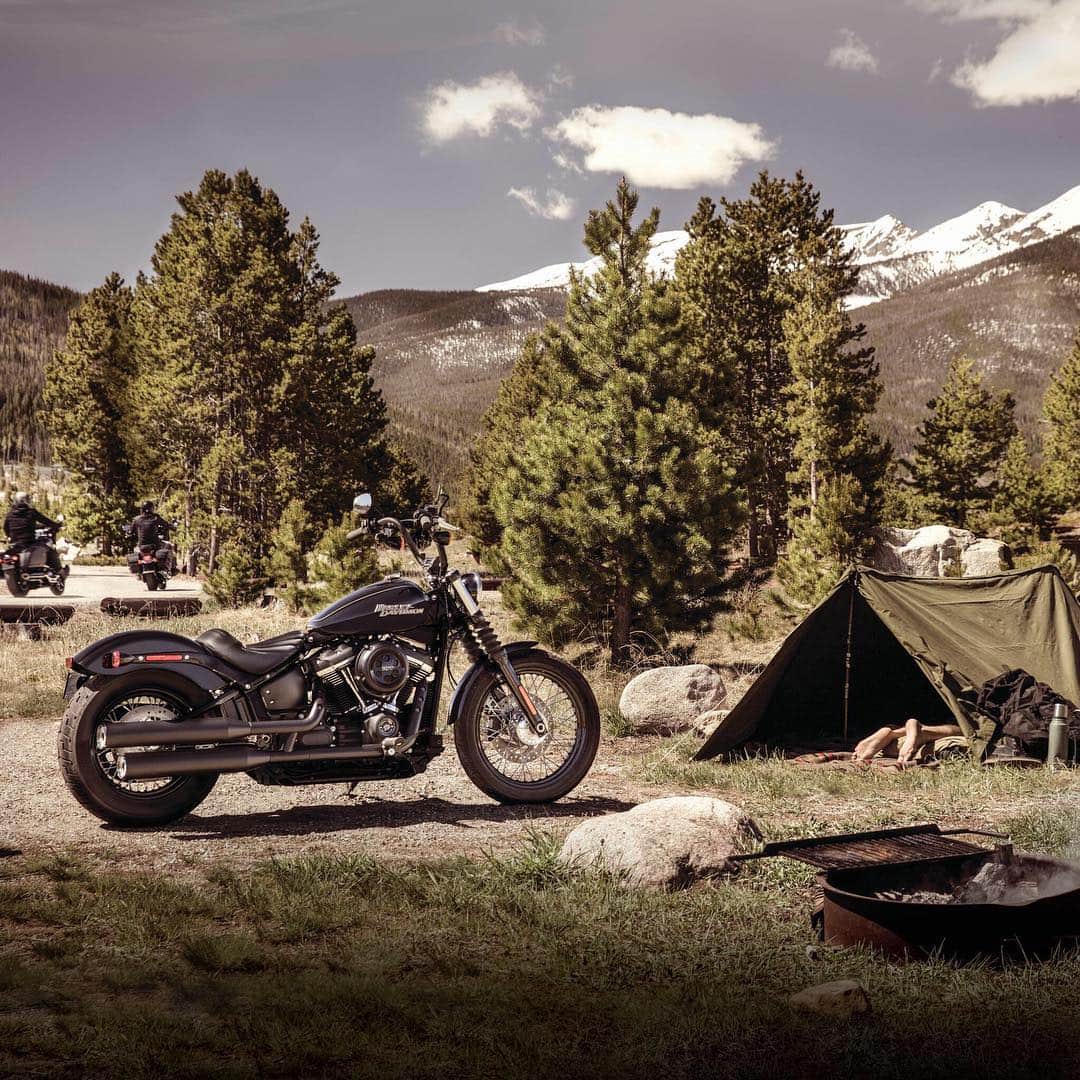 Harley-Davidsonさんのインスタグラム写真 - (Harley-DavidsonInstagram)「Getting lost in the mountains isn’t always a bad thing. 🌲🏔 Which bike would you pick for some high altitude cruising - #StreetBob or #HeritageClassic114? Can’t decide? Contact your local dealer to schedule a test ride.  #HarleyDavidson #FindYourFreedom #Adventure」4月20日 22時55分 - harleydavidson