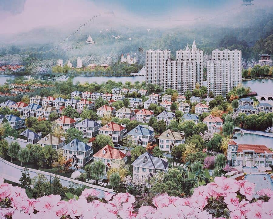 Vogue Italiaさんのインスタグラム写真 - (Vogue ItaliaInstagram)「@phmuseum 2019 Photography Grant: the 2nd prize was claimed by @shiyangkun’s ‘Retrotopia’, a documentary-based project that delves into the remnants of China’s past and examines the ambiguous symbols of its oftentimes contradictory present. See all the results at phmuseum.com/grant. Swipe to take a look at the series.」4月20日 22時56分 - vogueitalia