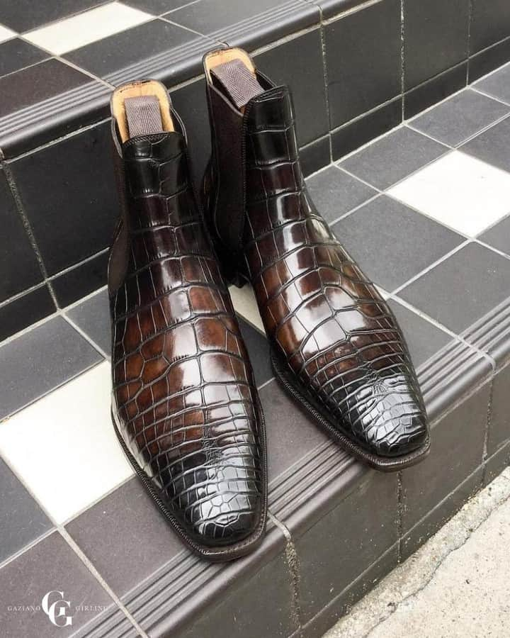 ガジアーノ&ガーリングさんのインスタグラム写真 - (ガジアーノ&ガーリングInstagram)「Burnham. Dark brown alligator. TG73. Tag someone who would rock these hard! 🔥 #ggburham #gazianogirling Follow 👉 @gazianogirling . . . . . . . #chelseaboots #chelseas #shoeaddiction #shoeaddict #mensstyle #mensshoes #mensfashiontrends #mensboots #menfashionstyle #menfashionpost」4月20日 23時02分 - gazianogirling