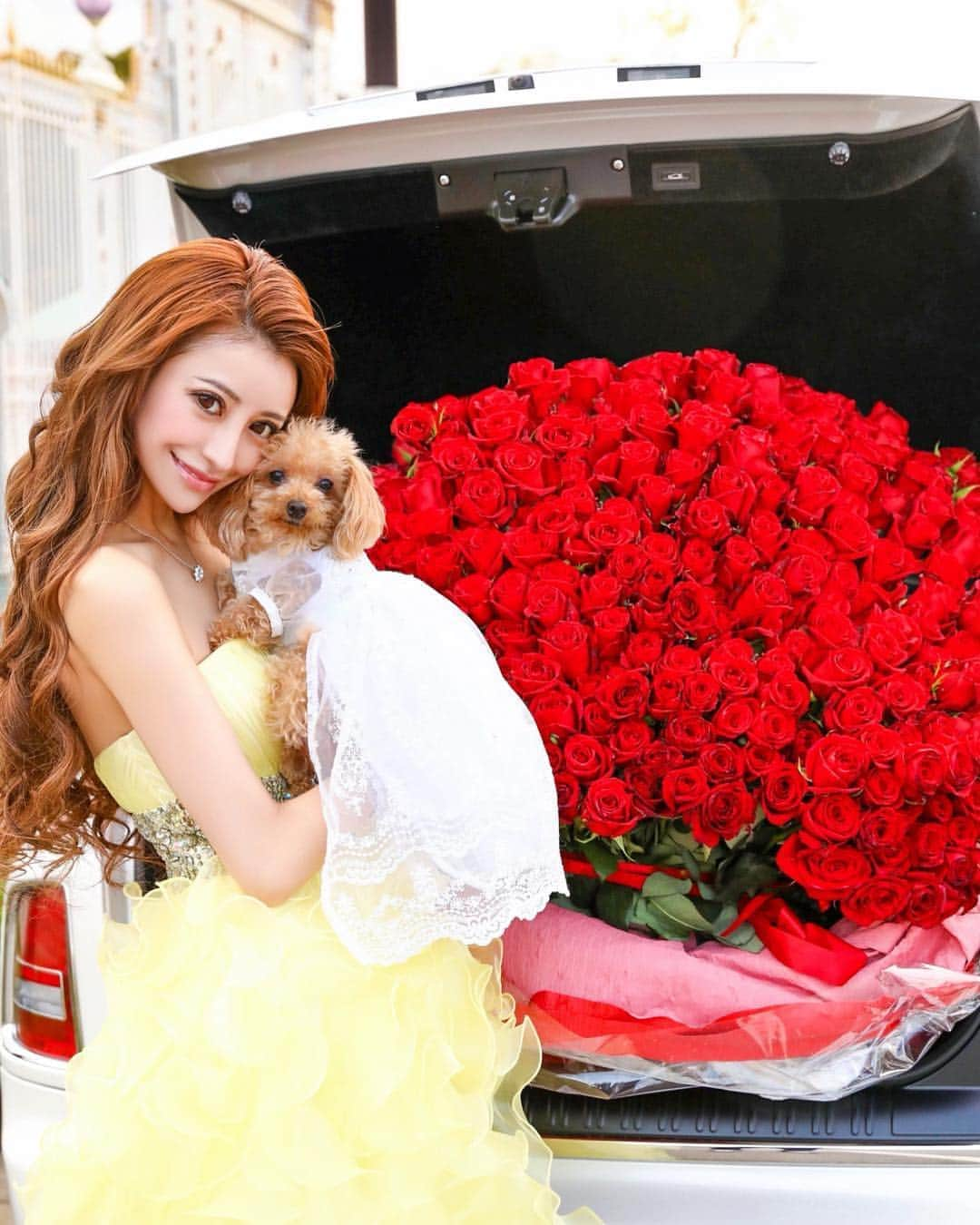 愛沢えみりさんのインスタグラム写真 - (愛沢えみりInstagram)「. 私とわたちちゃん🌹🐩👩🏻‍🦰」4月20日 23時12分 - emiri_aizawa