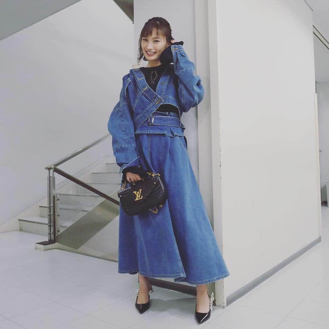 大政絢さんのインスタグラム写真 - (大政絢Instagram)「denimのセットアップ✨ 着ているとどこのブランド〜？とたくさん聞かれてむふふ☺️ ブランドタグ付けしています #今日の絢服」4月20日 23時14分 - aya_omasa_official