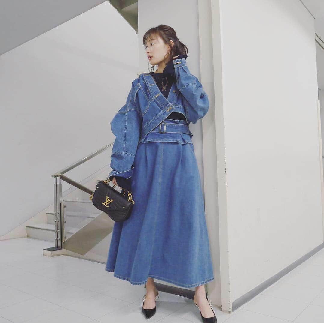 大政絢さんのインスタグラム写真 - (大政絢Instagram)「denimのセットアップ✨ 着ているとどこのブランド〜？とたくさん聞かれてむふふ☺️ ブランドタグ付けしています #今日の絢服」4月20日 23時14分 - aya_omasa_official