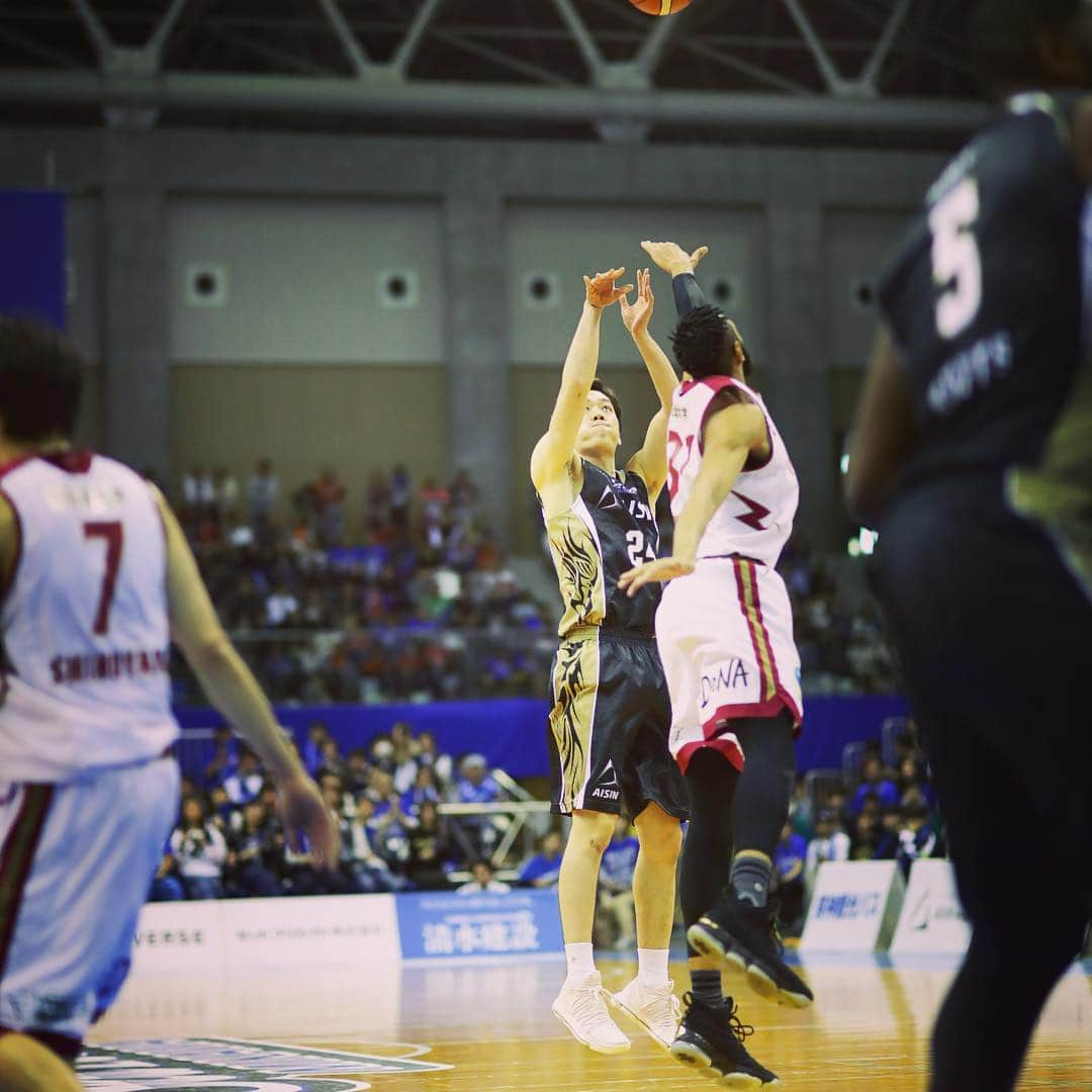 シーホース三河さんのインスタグラム写真 - (シーホース三河Instagram)「4/20(土) 川崎戦 #PHOTO 三河 66 - 83 川崎 #シーホース三河 #川崎ブレイブサンダース #Bリーグ」4月20日 23時22分 - go_seahorses