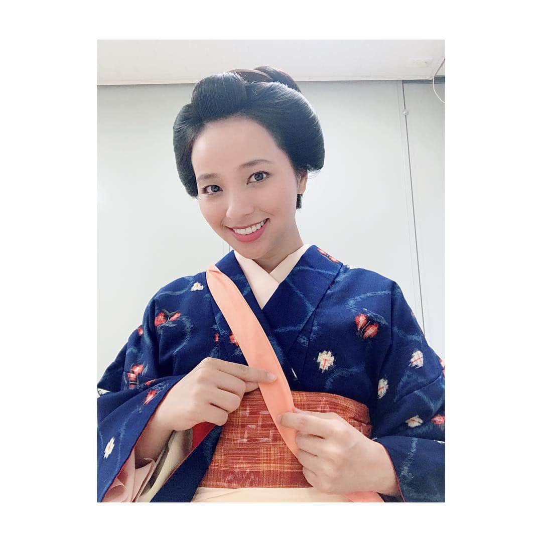水崎綾女さんのインスタグラム写真 - (水崎綾女Instagram)「ドラマ【やじきた】見てくれてありがとう♬ まさか私が公儀隠密だなんてね…ふふふ。 七変化的にキャラクターが変化していくからやっていてとても楽しかったよ。アクションも久しぶりにやったしね☺︎ * * * #やじきた #公儀隠密 #時代劇 #忍者 #侍 #japan #japaneseculture #culture」4月20日 23時40分 - misakiayame