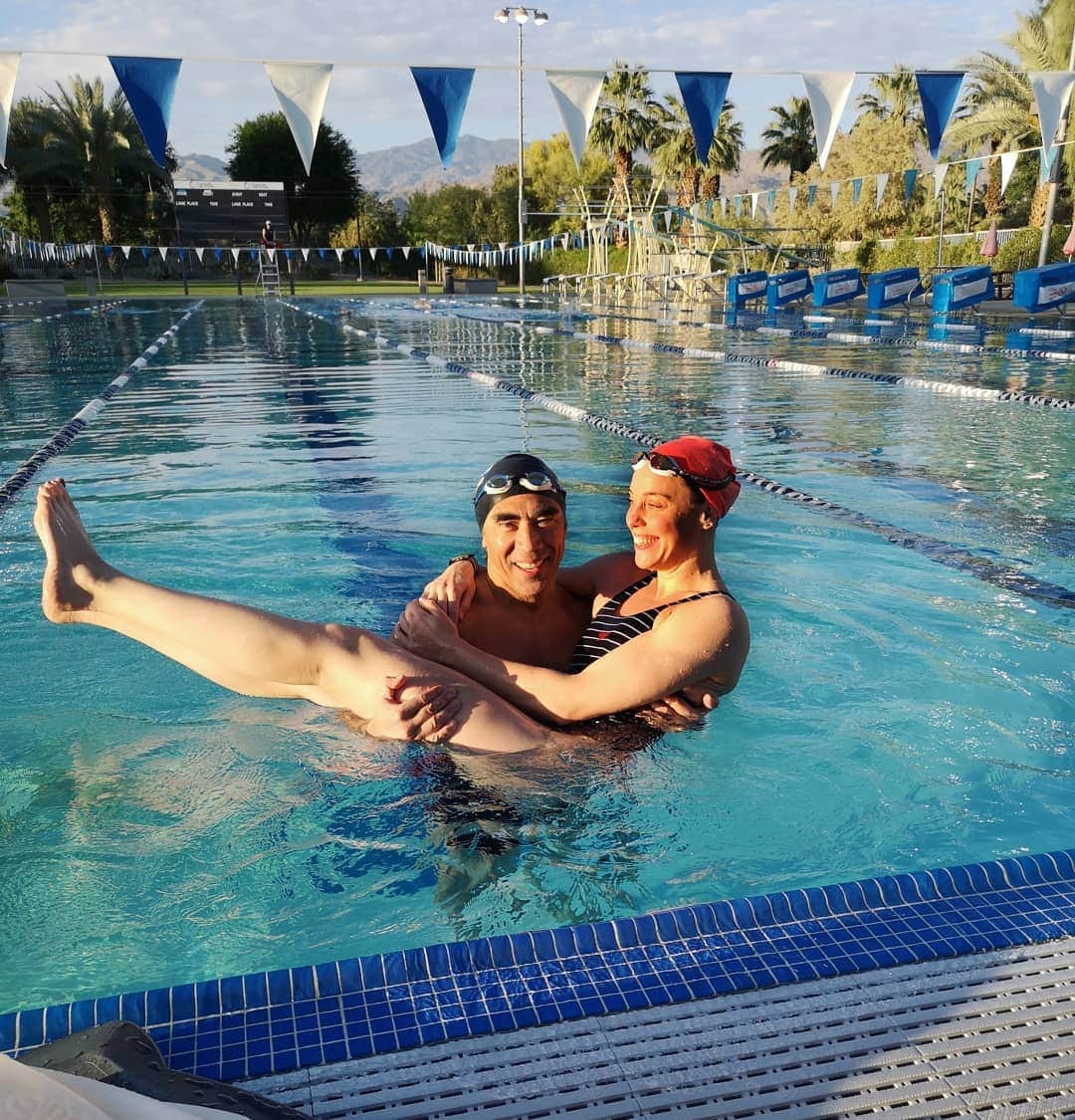 フェムケ・ヘームスケルクのインスタグラム：「It's bring your partner to work day 😜❤️ . . . #PalmDesert #Coachella #Californitraincation」