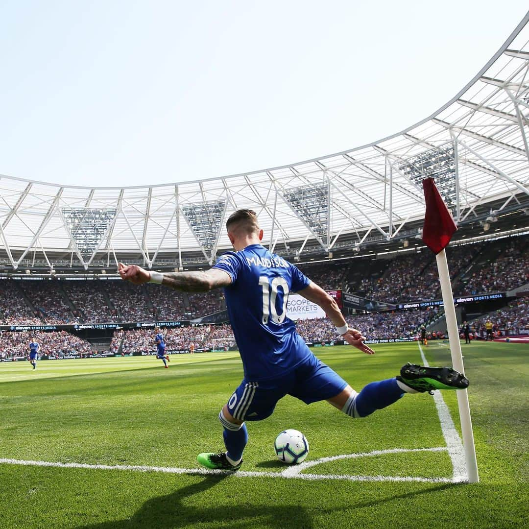 レスター・シティFCさんのインスタグラム写真 - (レスター・シティFCInstagram)「The Hammers lead 1-0 at the break. Step it up, boys! 💪 . . . #lcfc • #WhuLei」4月20日 23時51分 - lcfc