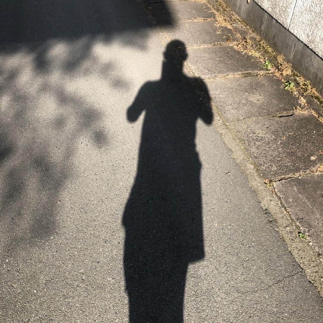 市川海老蔵 （11代目）さんのインスタグラム写真 - (市川海老蔵 （11代目）Instagram)「* おはようございます☀ 今日も最高の天気。 山鹿散歩は豊かな心になります。  #市川海老蔵 #海老蔵 #成田屋 #歌舞伎  #ABKAI #ABMORI #ebizoichikawa #ebizo #kabuki #thunderparty  #classic」4月21日 9時25分 - ebizoichikawa.ebizoichikawa