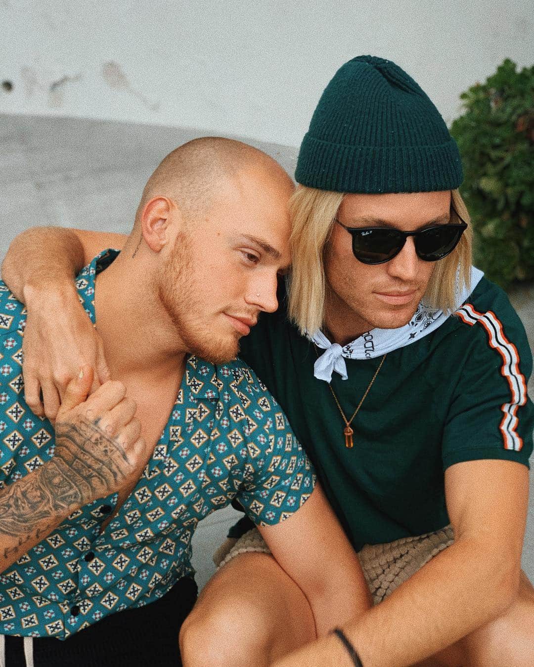 ブランドン・シェイアのインスタグラム：「Wow happy 4/20 stoners 🥰」
