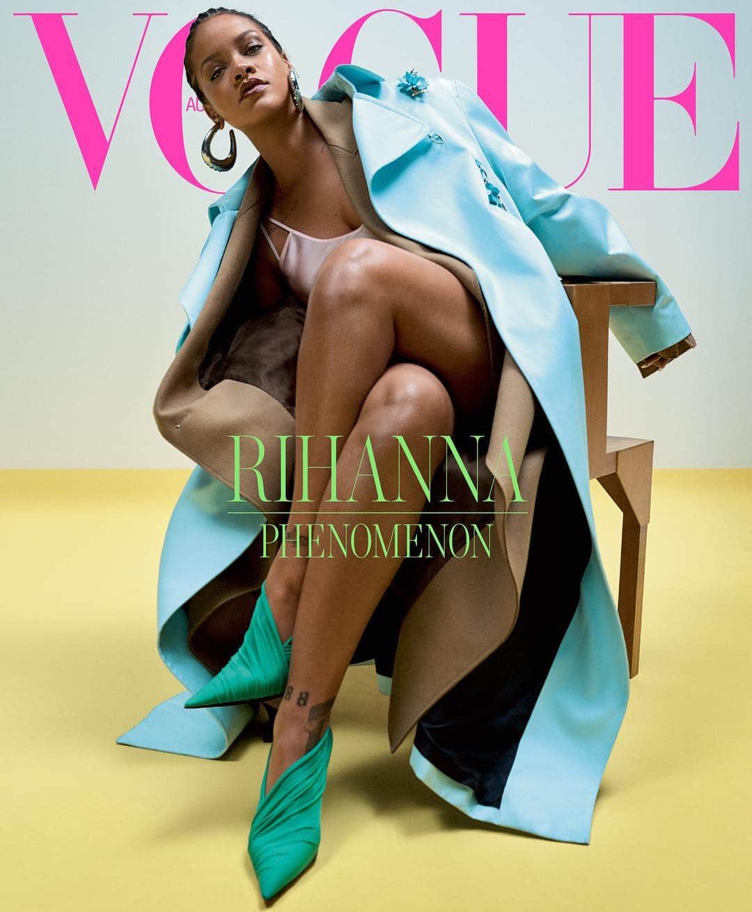 Vogue Australiaさんのインスタグラム写真 - (Vogue AustraliaInstagram)「Influential, unstoppable, fearless, a natural-born leader. Meet our May 2019 cover star, #Rihanna, an icon who knows inclusivity and knows what women want. Via the link in the bio Vogue investigates the Rihanna effect. Photographed by @josholins, styled by @christinecentenera, Vogue Australia, May 2019.」4月21日 9時46分 - vogueaustralia