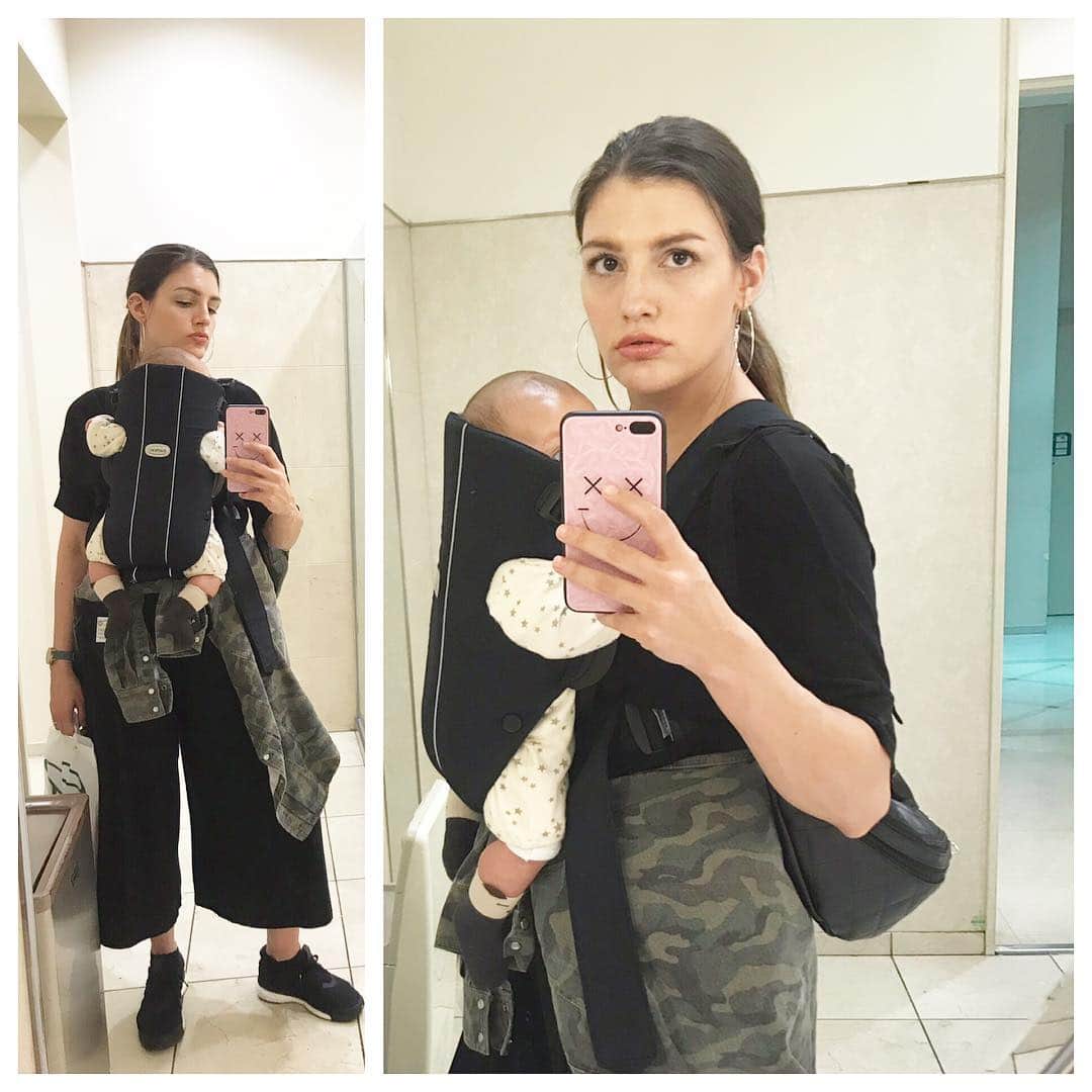 玲奈マリーのインスタグラム：「だんだん痩せるかも知れないw50キロに戻りたーい🦒  I’m getting thinner,but I want to be 50 kilos again 🦒 . . . . . . #産後 #産後3ヵ月 #赤ちゃん #赤ん坊 #モデル #東京モデル #ママモデル #ベイビー #サロンモデル #サロモ #ショッピング #マギー #新宿 #tokyo #model #postpartum #baby #babywearing #mixedchicks #mixedmodel #bouncingback #ootd #babybjorn」