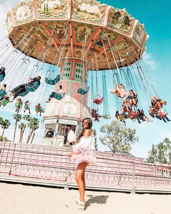 チェイサーのインスタグラム：「Enjoying this wild ride 💖 via @smendalll #chaserbrand」