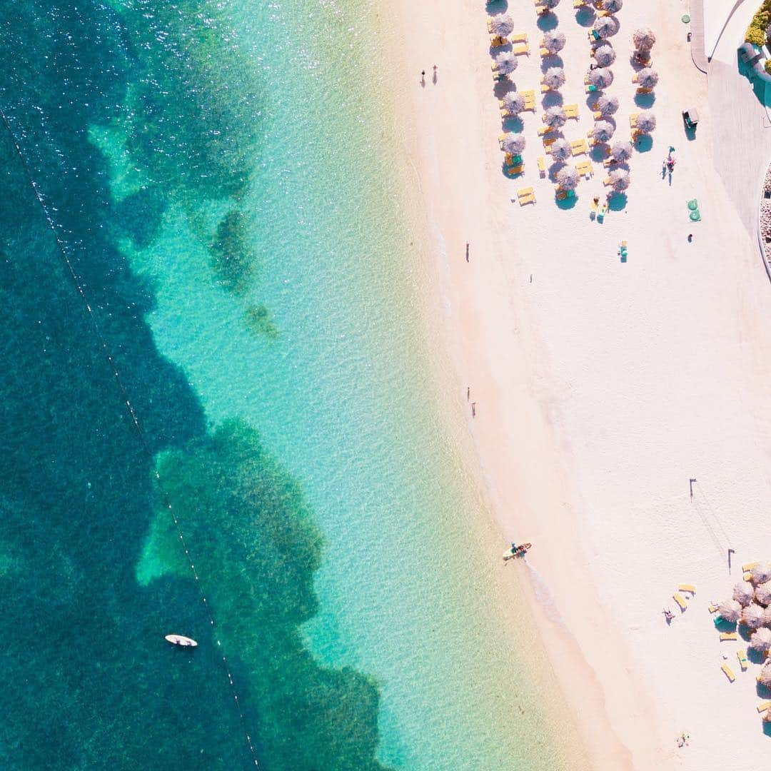 AIR CANADAさんのインスタグラム写真 - (AIR CANADAInstagram)「This bird's eye view is *almost* as good as actually being on the beach. Reach Montego Bay year-round with @aircanadarouge 🌴☀️🐠😎 (📸 @nickrichgfx) . . Cette vue à vol d’oiseau est *presque* aussi formidable qu’une journée à la plage. Envolez-vous pour Montego Bay à tout moment de l’année à bord d’@aircanadarouge 🌴☀️🐠😎 (📸 @nickrichgfx)」4月21日 10時28分 - aircanada