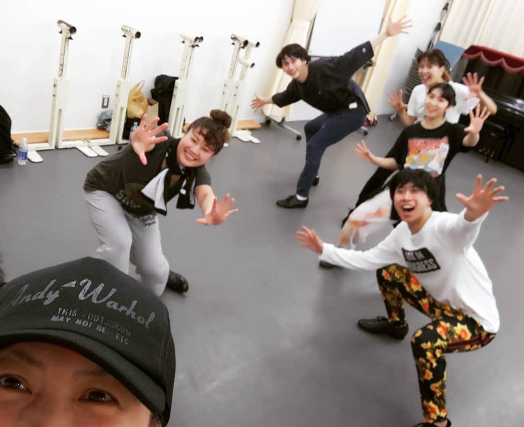 藤原理恵さんのインスタグラム写真 - (藤原理恵Instagram)「4月17日。Tap dance クラス！汗だくです！Tap人口が増えるのはとても嬉しい♪あんど、久々にゆきみ登場！」4月21日 2時05分 - fujiwararie