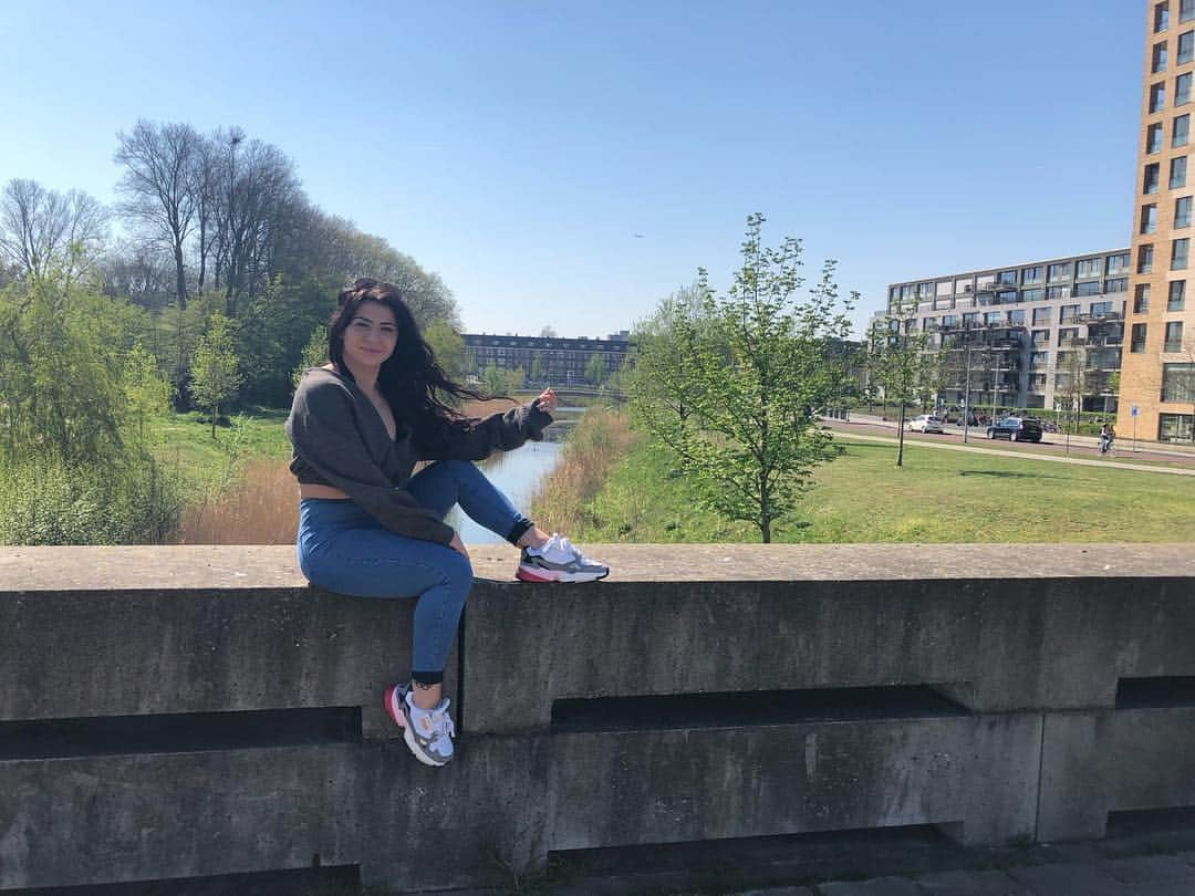 クラウディア・フラガパニさんのインスタグラム写真 - (クラウディア・フラガパニInstagram)「Amsterdam views are just 😍🤤 #wheninamsterdam」4月21日 2時15分 - claudiafrag