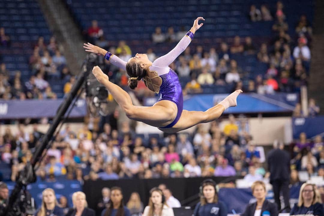 Inside Gymnasticsさんのインスタグラム写真 - (Inside GymnasticsInstagram)「Check out our NCAA Championships Photo Gallery at InsideGym.com! Pick up a subscription while you’re there! 📸Lloyd Smith #gymnastics #ncaa #gymnast」4月21日 2時15分 - insidegym